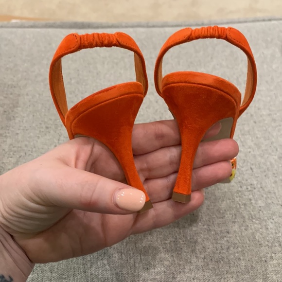 Manolo Blahnik Carolyne Kitten-Heel Halter Pumps - Picture 5 of 10